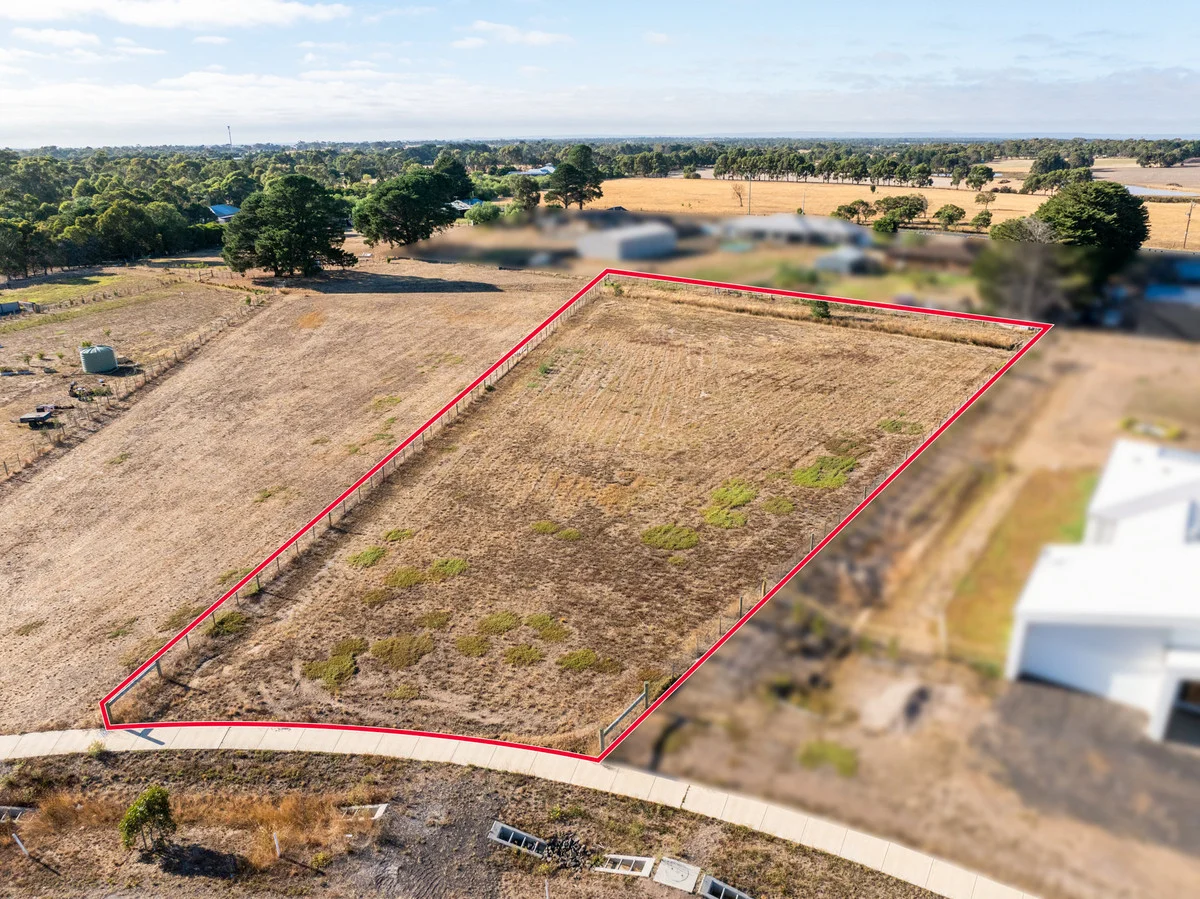 Additional image 2 of 18 Harvest Court, Lethbridge VIC 3332