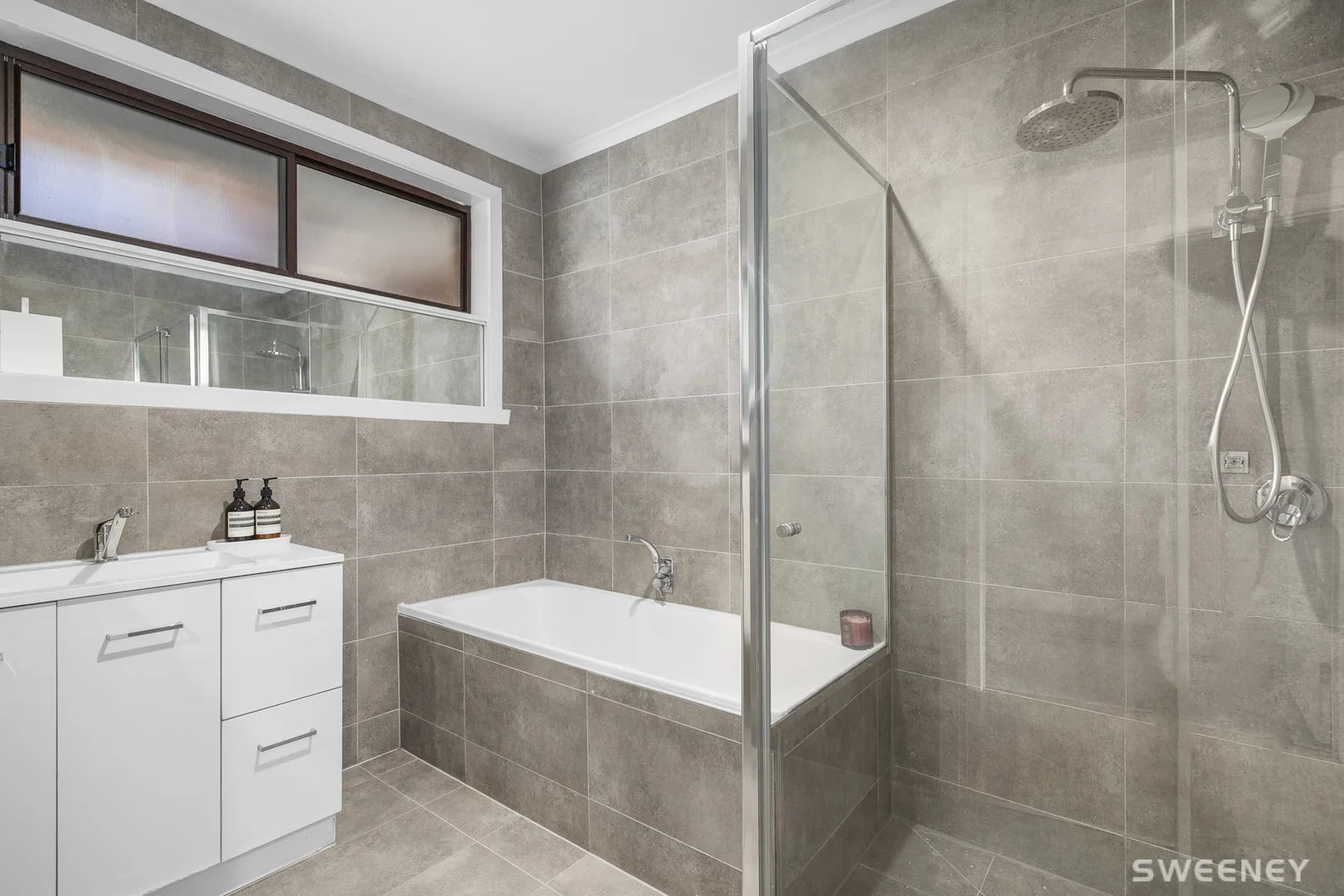 1/54 Ailsa Street South, Altona Meadows VIC 3028