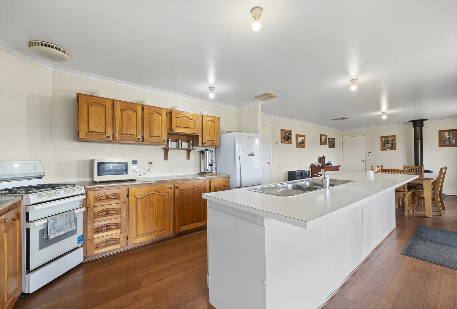 Additional image 3 of 77 Lewis Road, Heathcote VIC 3523