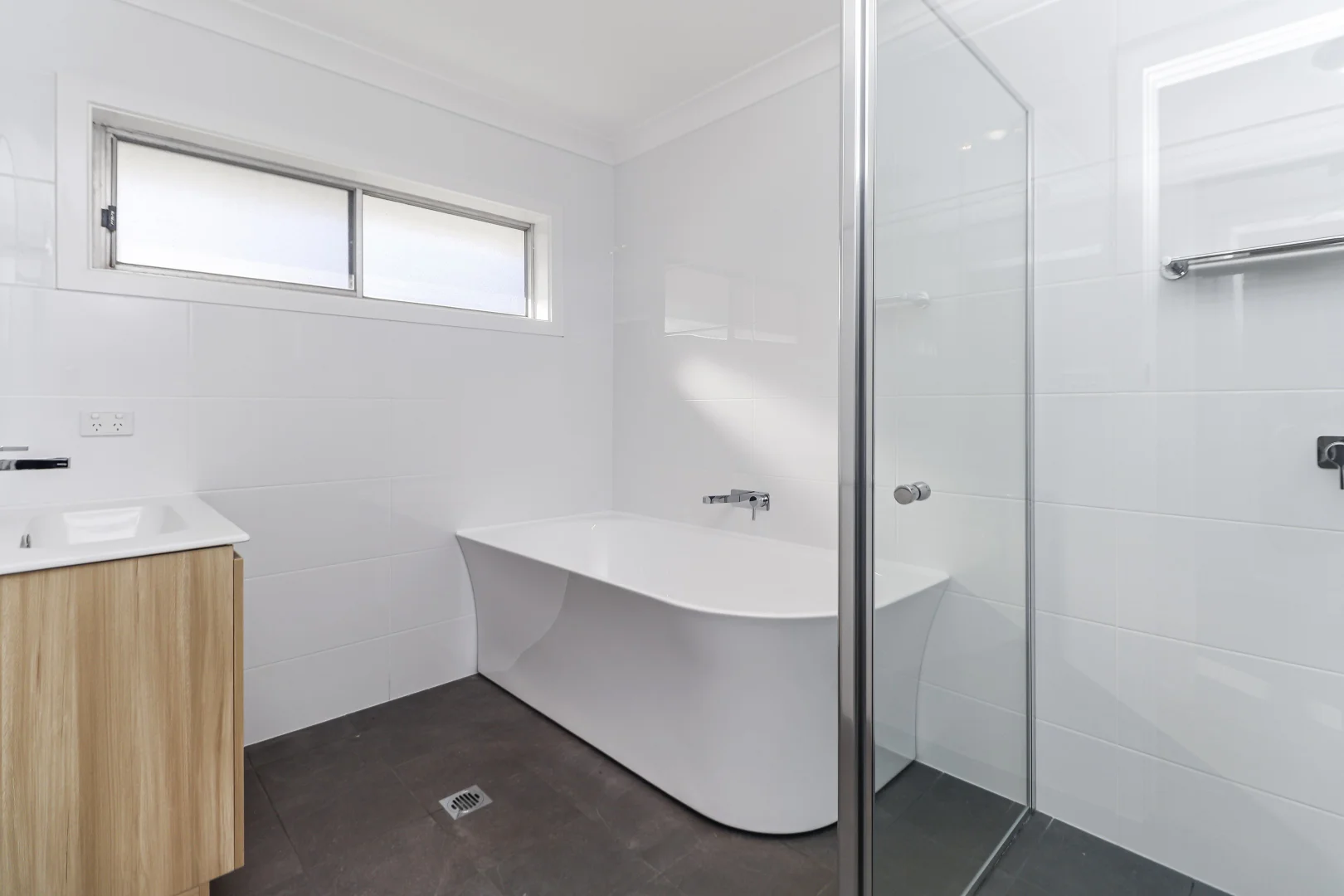 Additional image 10 of 17 Kyeamba Avenue, Lake Albert NSW 2650