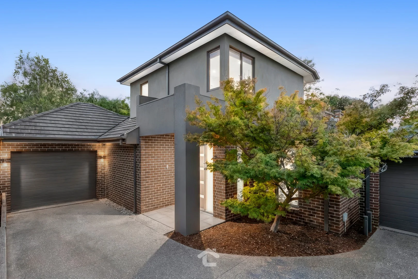 2/27 Surrey Street, Box Hill South VIC 3128