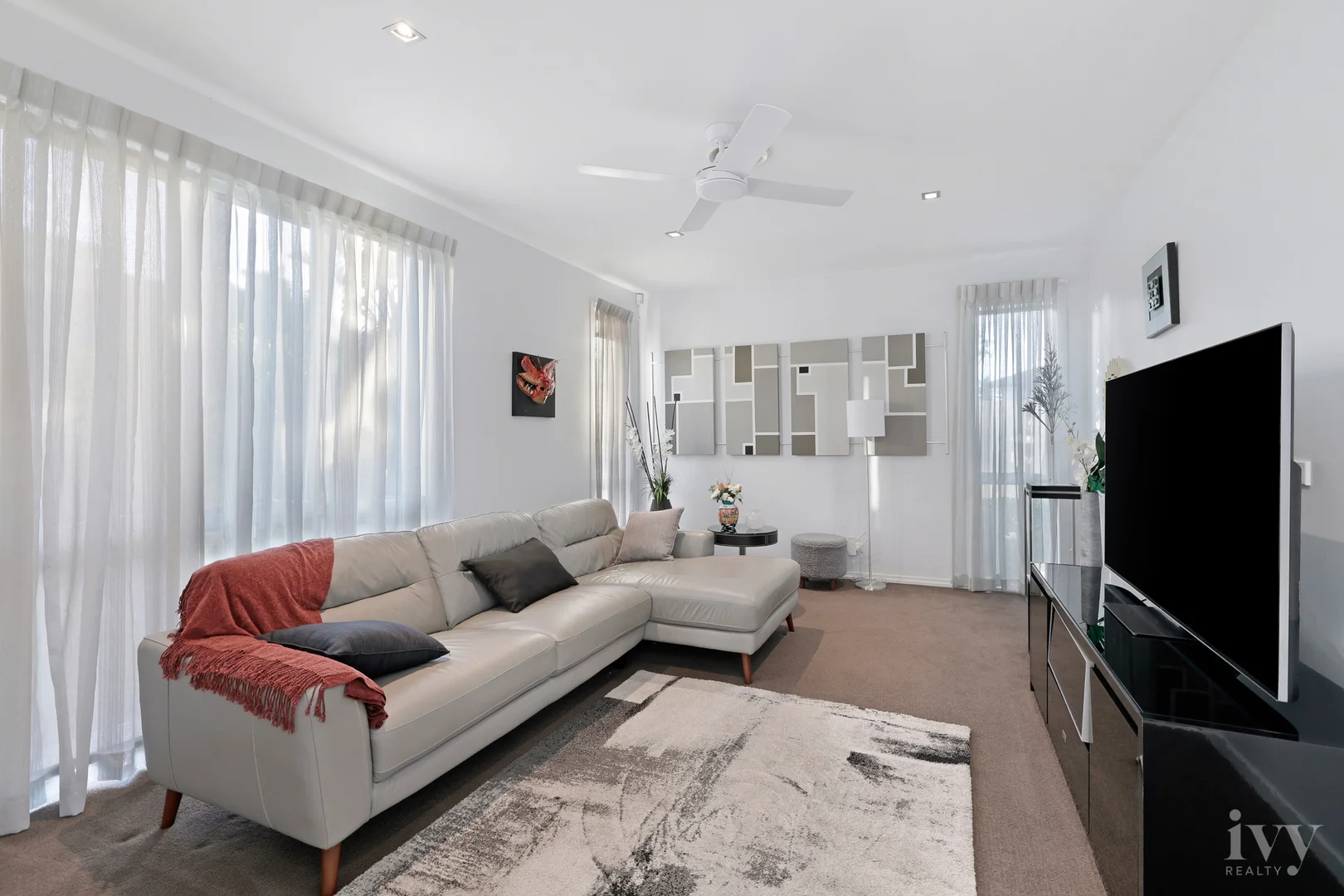 Additional image 15 of 49 Royal Albert Crescent, Sovereign Islands QLD 4216