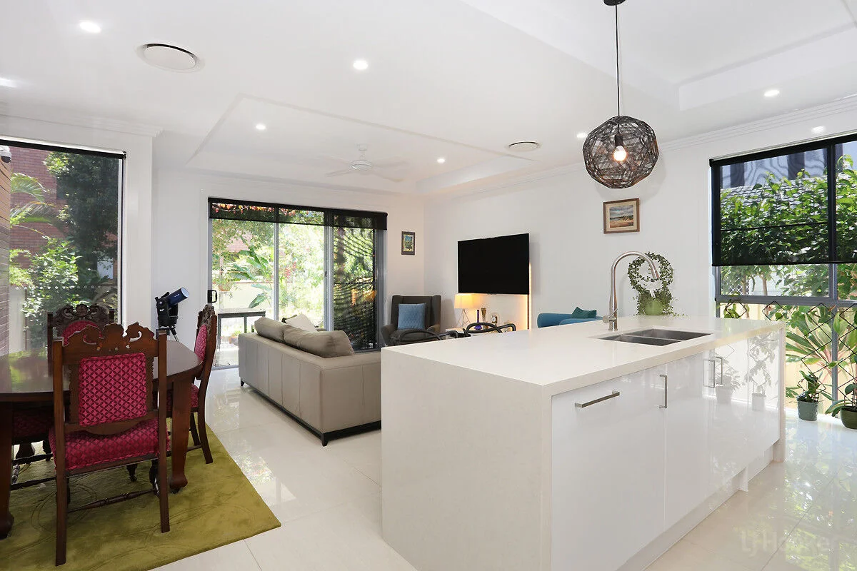 Additional image 8 of 2/49 Milton Avenue, Paradise Point QLD 4216