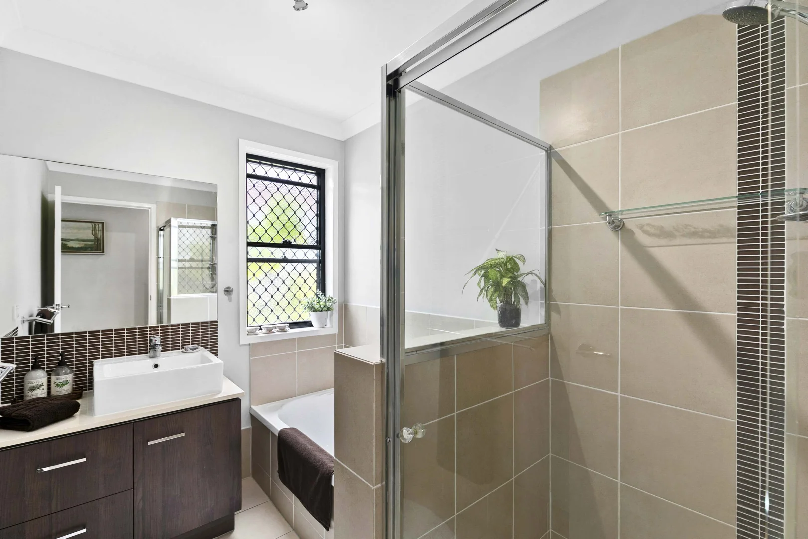 Additional image 17 of 17 Earl Saint Vincent Circuit, Eli Waters QLD 4655