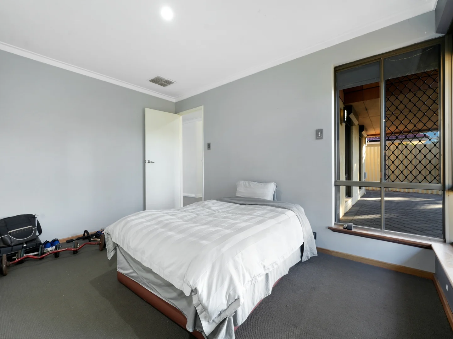 Additional image 3 of 17 Faraday Street, Camillo WA 6111