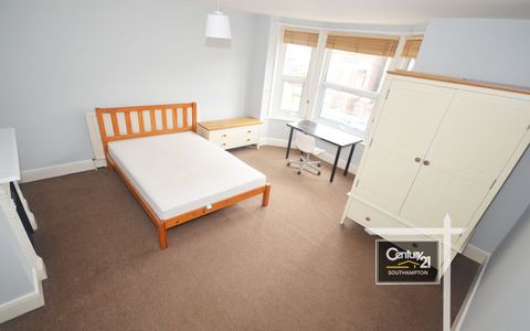|Ref: R152714|, Newcombe Road, Southampton SO15