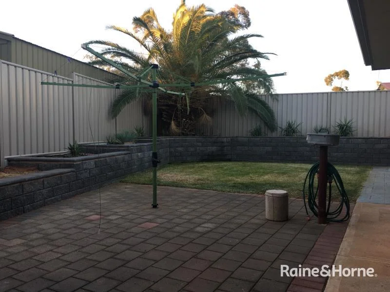 Additional image 2 of 2a Emeroo Court, Roxby Downs SA 5725