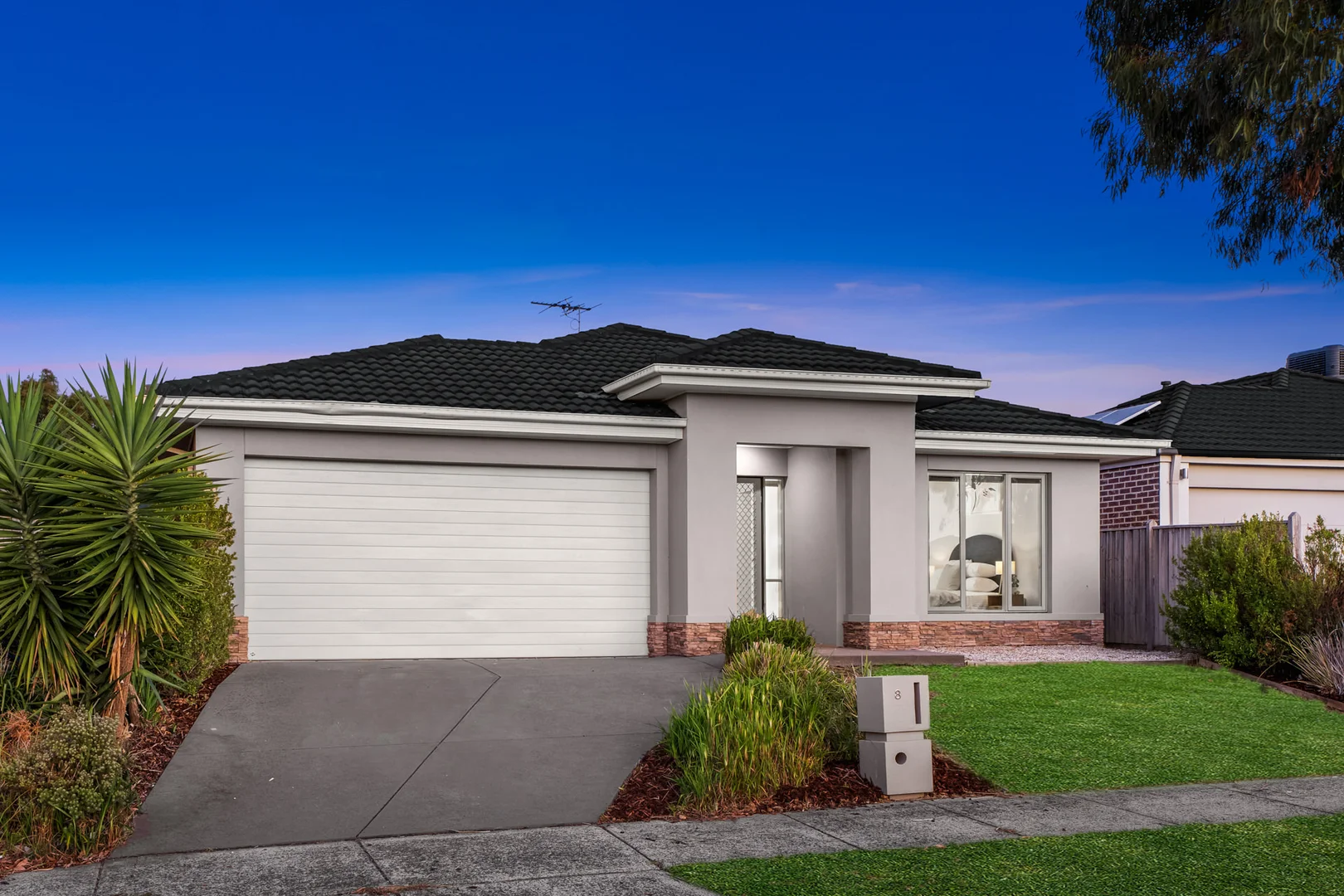 Additional image 16 of 8 Brolin Terrace, Cranbourne North VIC 3977