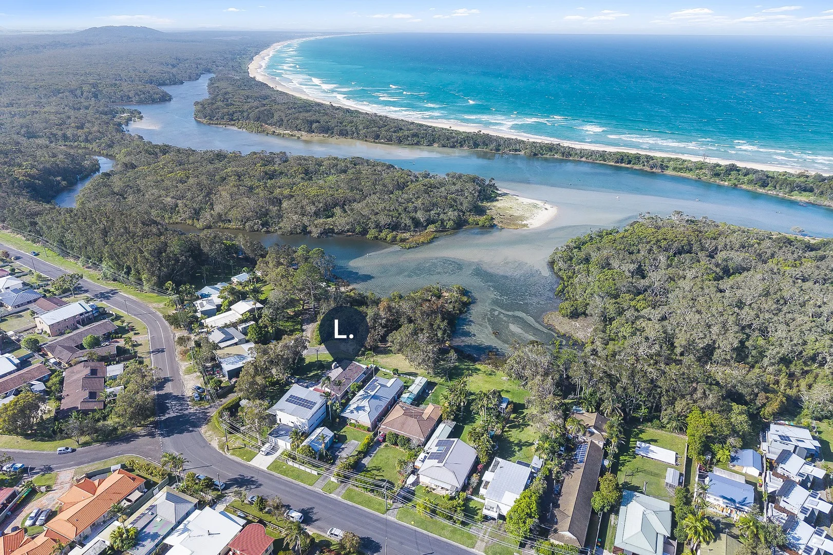 1 Lake Street, Crescent Head NSW 2440