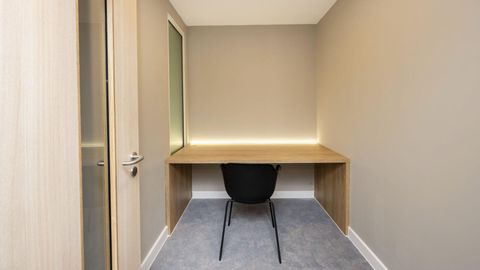 Oxford Place, Manchester M14, Studio to rent