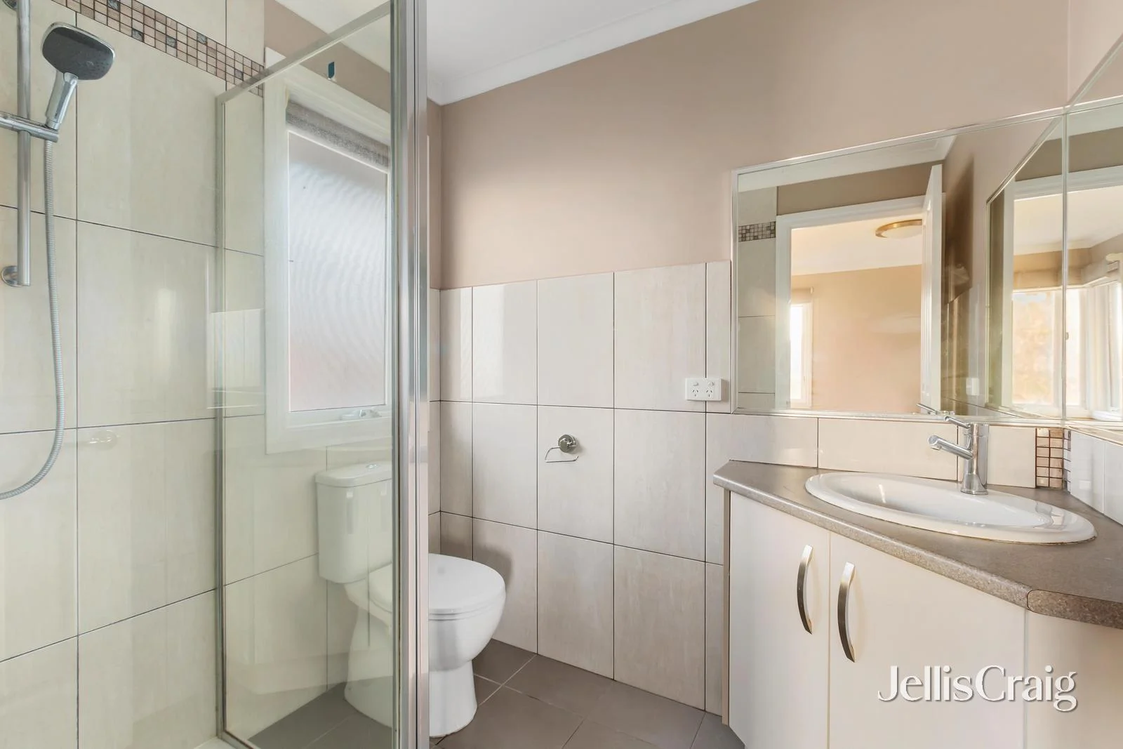 Additional image 8 of 2/14 Edgar Street, Heidelberg VIC 3084