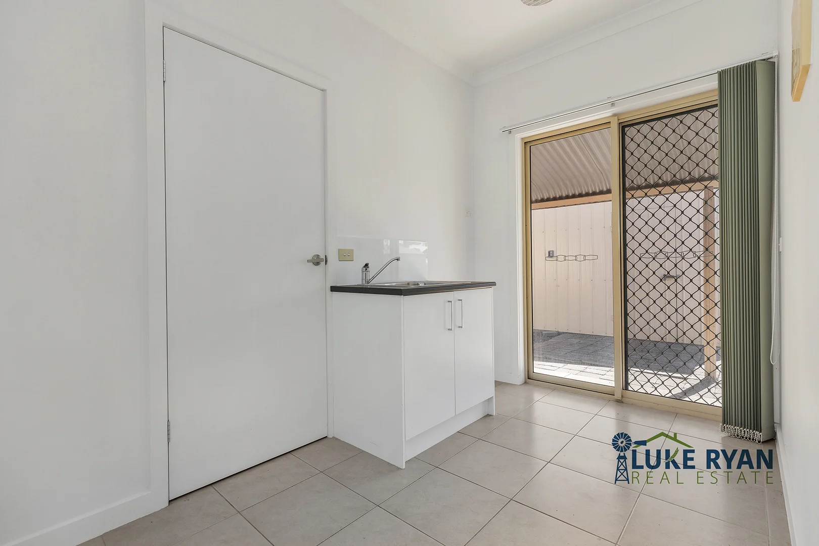 Additional image 9 of 3/30 Echuca Road, Rochester VIC 3561