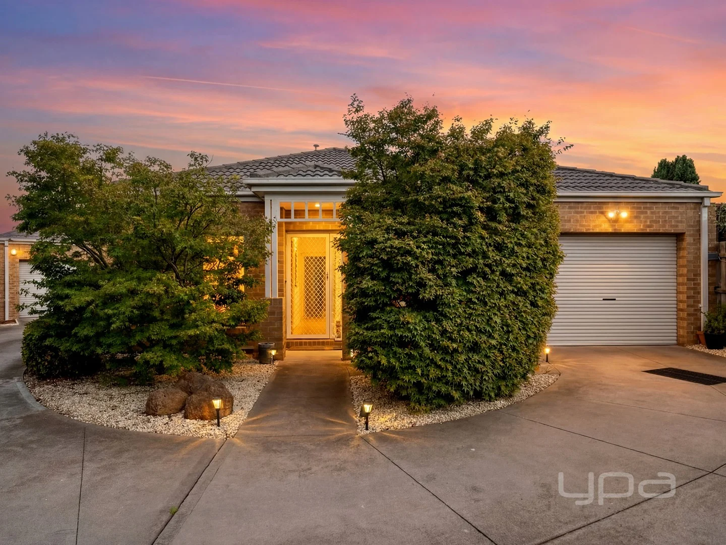 2/11 Kingsford Avenue, Melton South VIC 3338