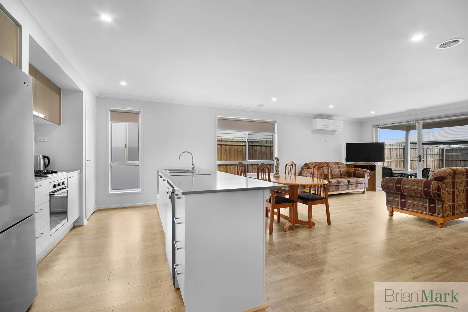 Additional image 2 of 6 Woodstock Drive, Eynesbury VIC 3338