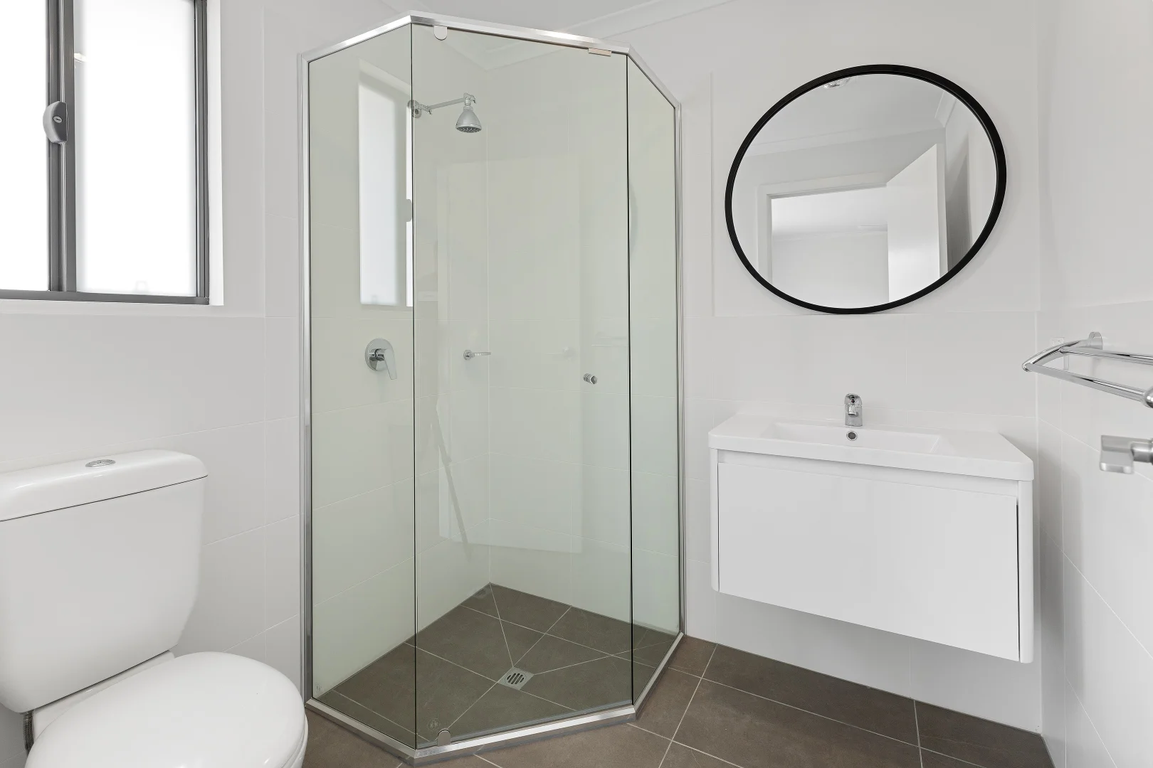 Additional image 10 of 13 Graham Smelt Causeway, Tumby Bay SA 5605