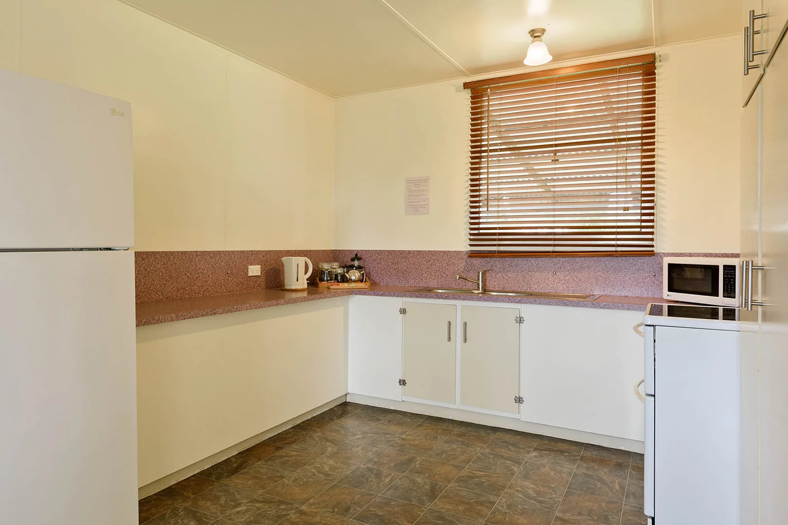 Additional image 5 of 9 - 11 Meredith Street, Strahan TAS 7468