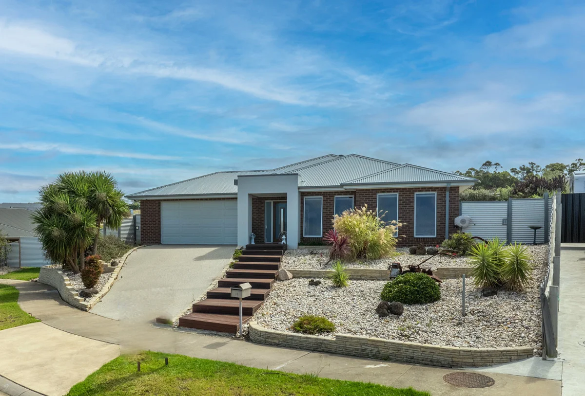 Additional image 3 of 11 Luke Court, Lakes Entrance VIC 3909