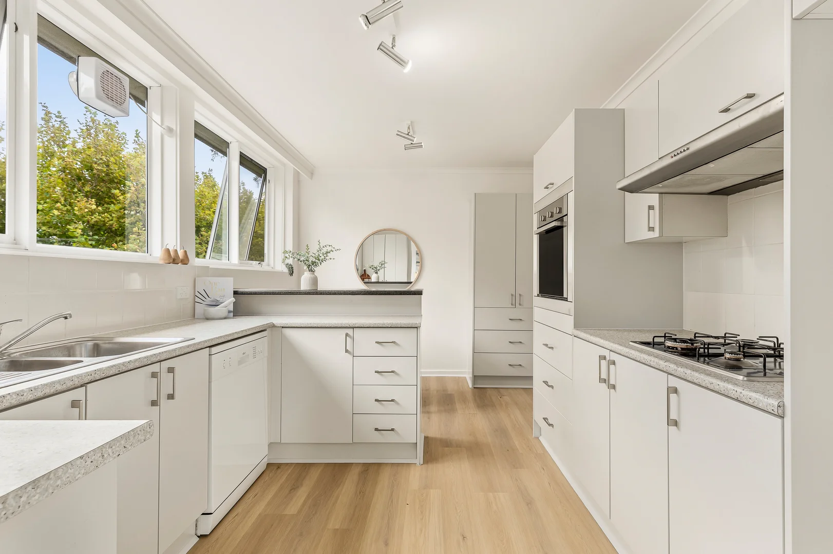 Additional image 5 of 3/9 Tiuna Grove, Elwood VIC 3184