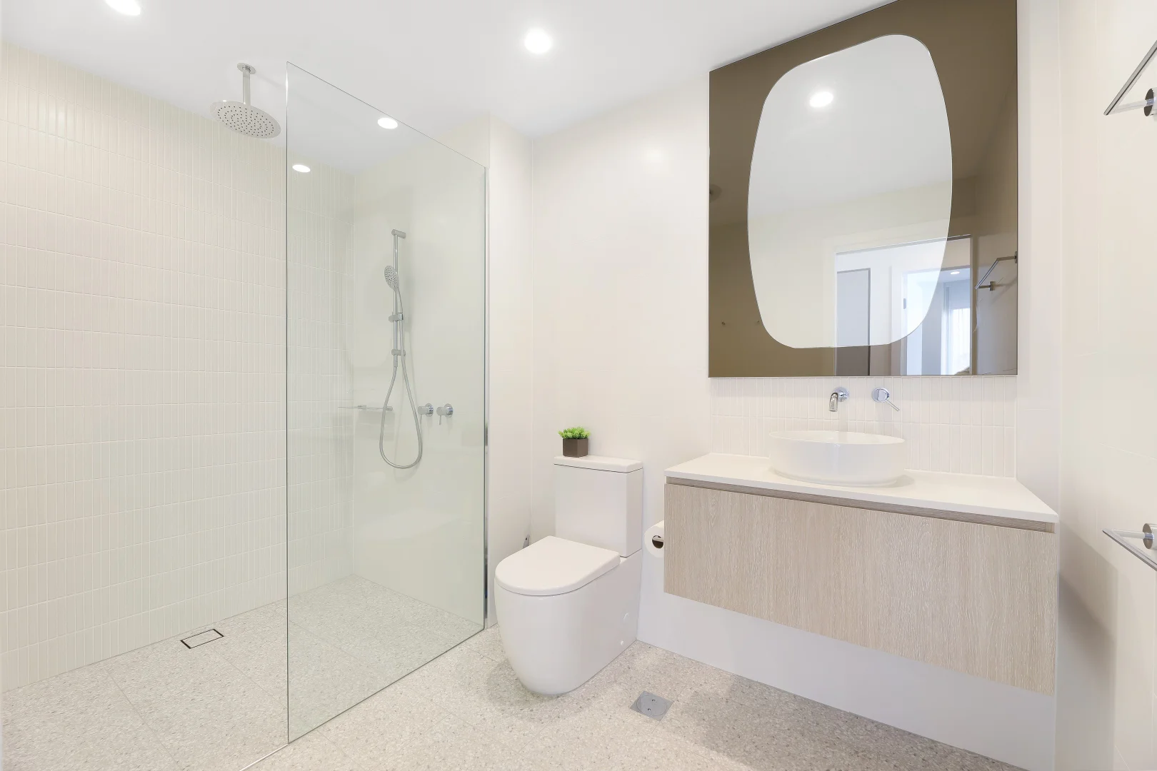 Additional image 15 of 902/180 Marine Parade, Labrador QLD 4215