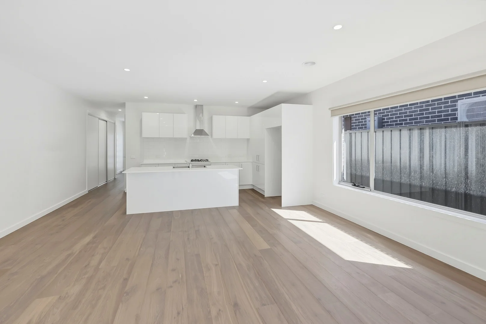 Additional image 6 of 2/10 Garden Place, Romsey VIC 3434
