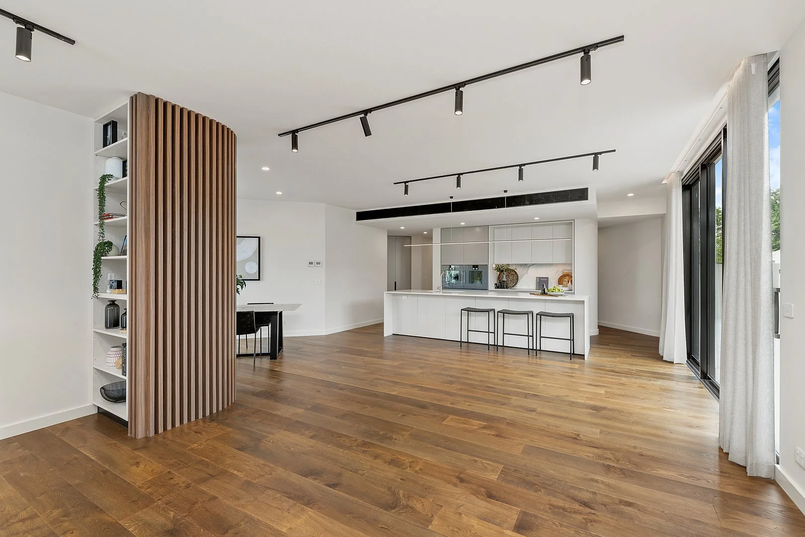 Additional image 7 of 27/7 State Circle, Forrest ACT 2603