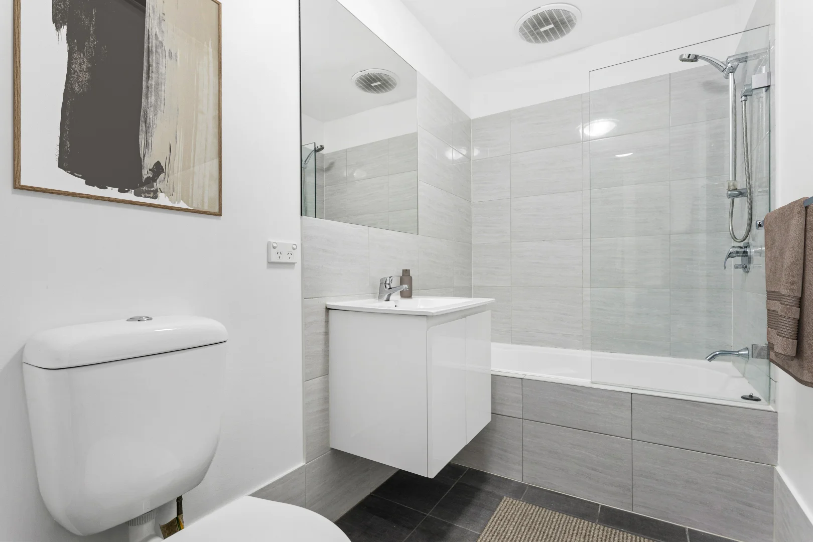 Additional image 5 of 2/301 Princes Highway, Albion Park Rail NSW 2527