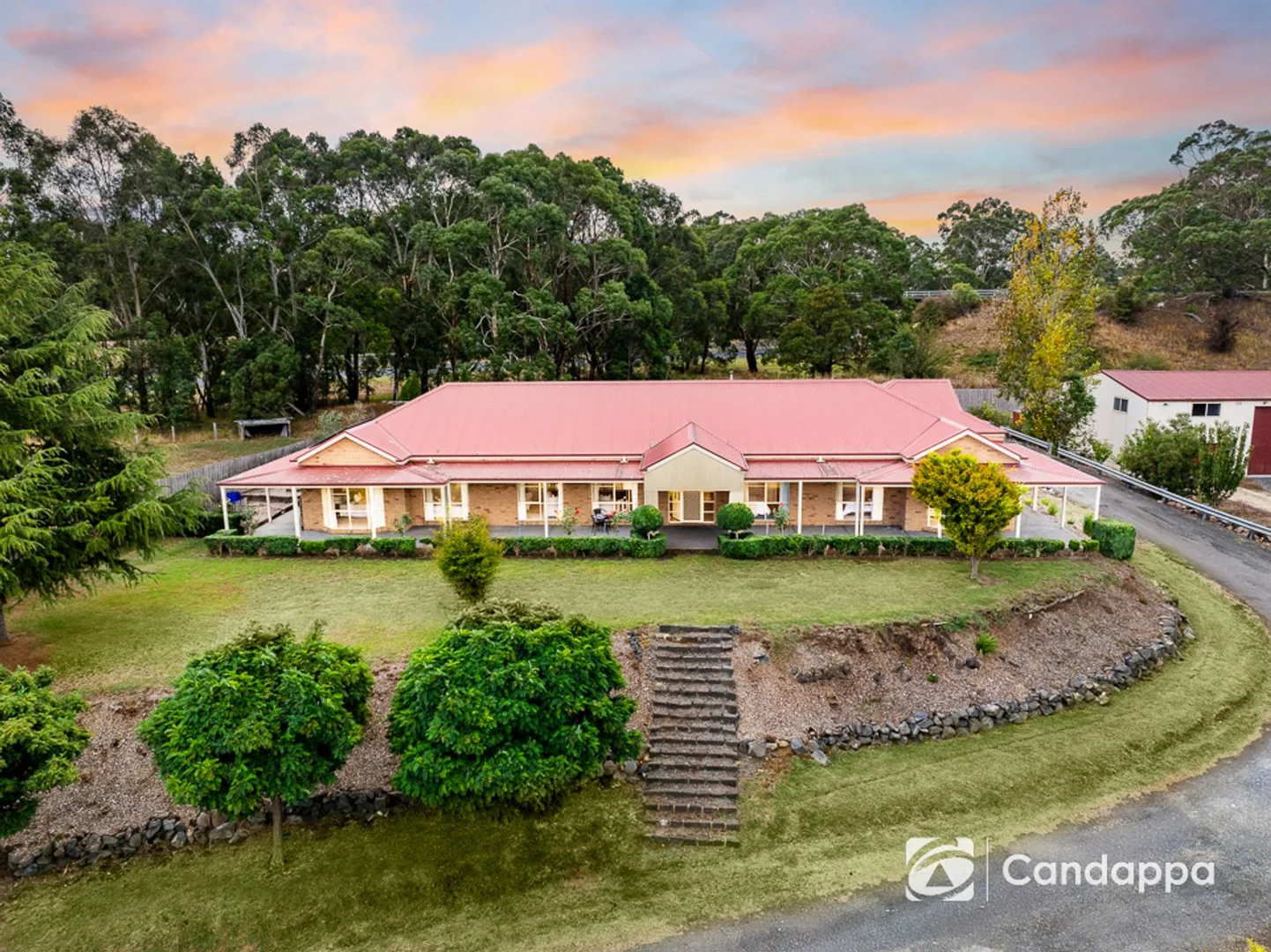 Additional image 2 of 17 ROBIN HOOD WAY, Drouin VIC 3818
