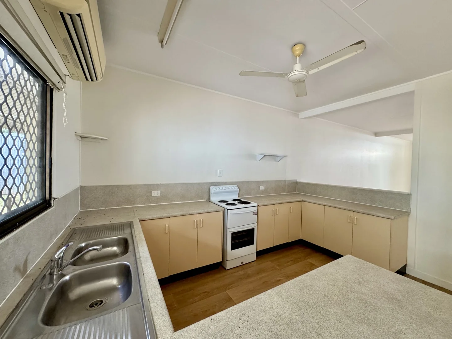 Additional image 5 of 89a and b MCCOOL Street, Moranbah QLD 4744