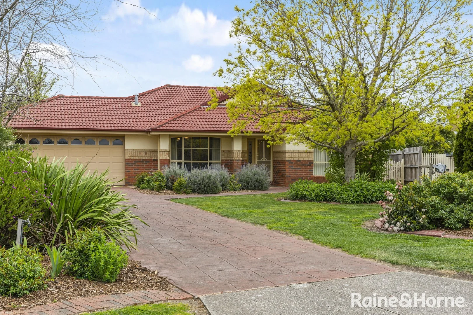 5 Lauren Court, Gisborne VIC 3437