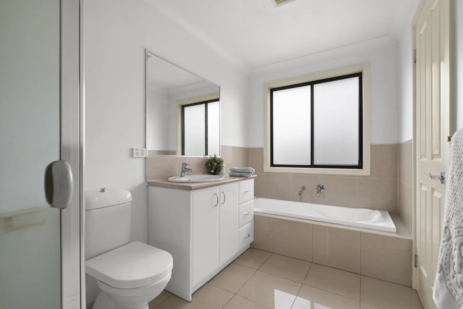 Additional image 7 of 1/421 Middleborough Road, Box Hill VIC 3128