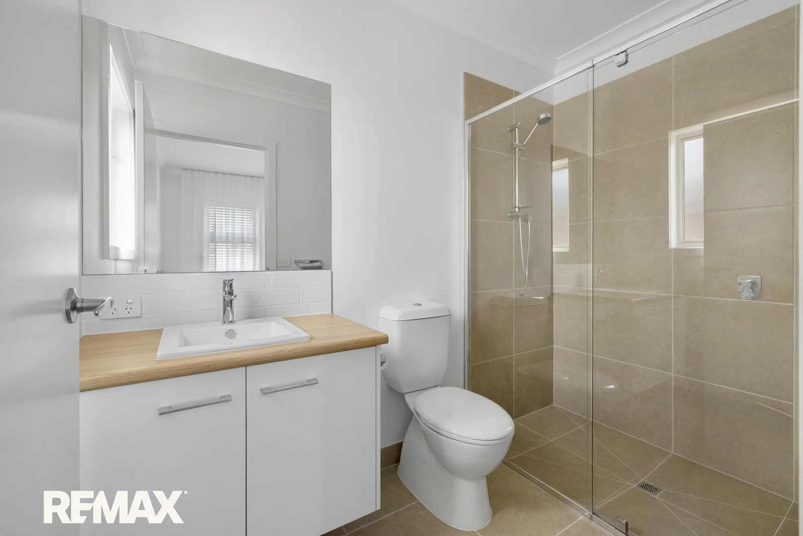 Additional image 9 of 16/122 Golf Links Road, Lakes Entrance VIC 3909