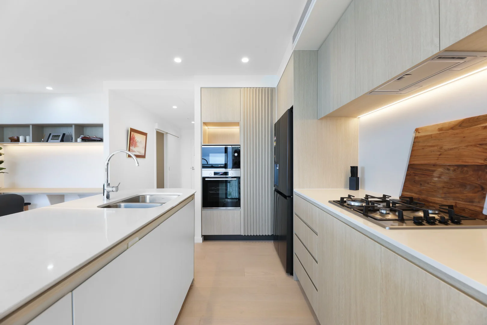 Additional image 5 of 902/180 Marine Parade, Labrador QLD 4215