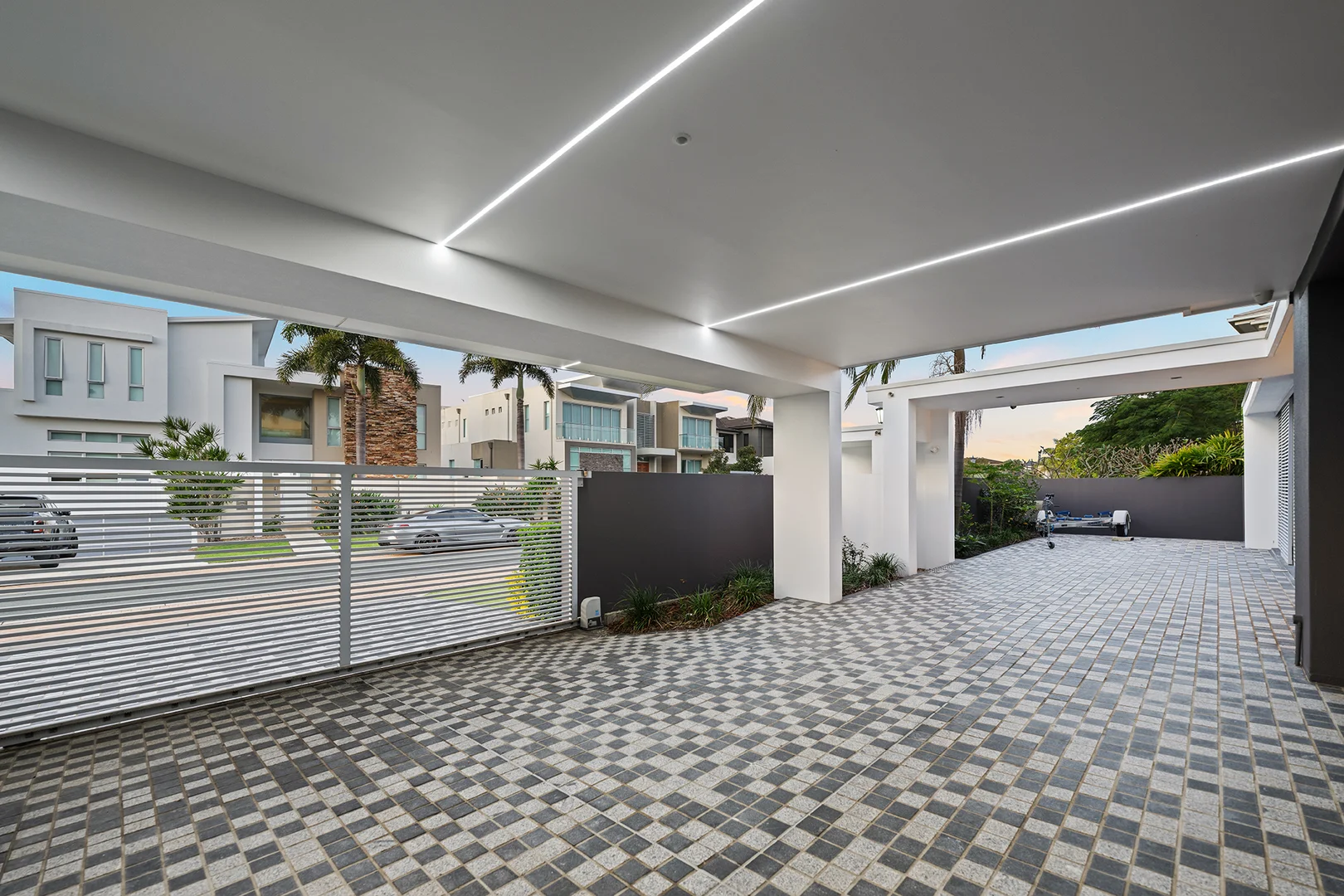 Additional image 20 of 9 Royal Albert Crescent, Sovereign Islands QLD 4216