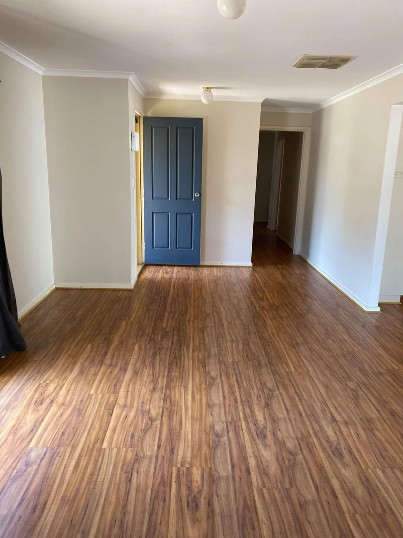 Additional image 3 of 98 Stuart Road, Roxby Downs SA 5725