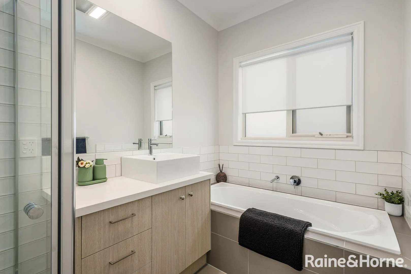 Additional image 18 of 9 Cotton Circuit, Gisborne VIC 3437