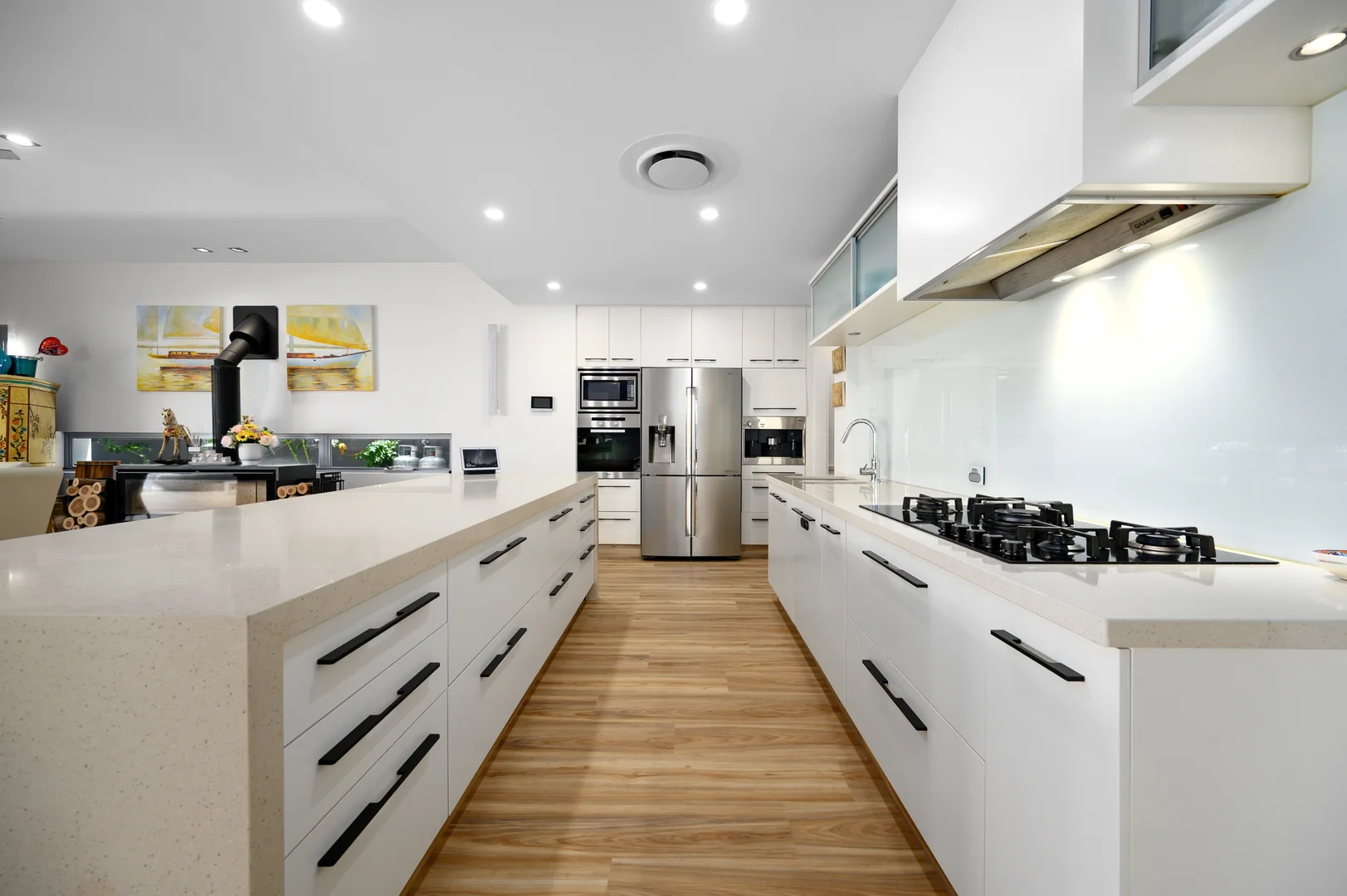 Additional image 5 of 9 Royal Albert Crescent, Sovereign Islands QLD 4216