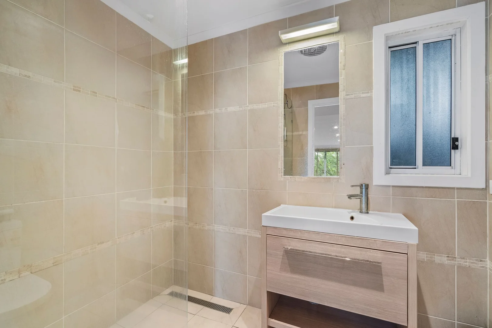 Additional image 15 of 37 MacGregor Terrace, Bardon QLD 4065