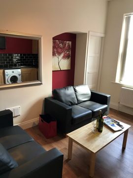 Flat 3, 122 Foxhall Road, Forest Fields, Nottingham NG7