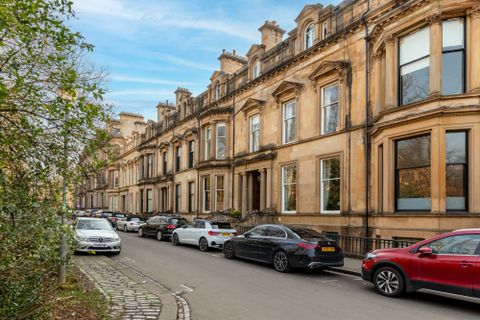 7 Devonshire Terrace, Hyndland G12