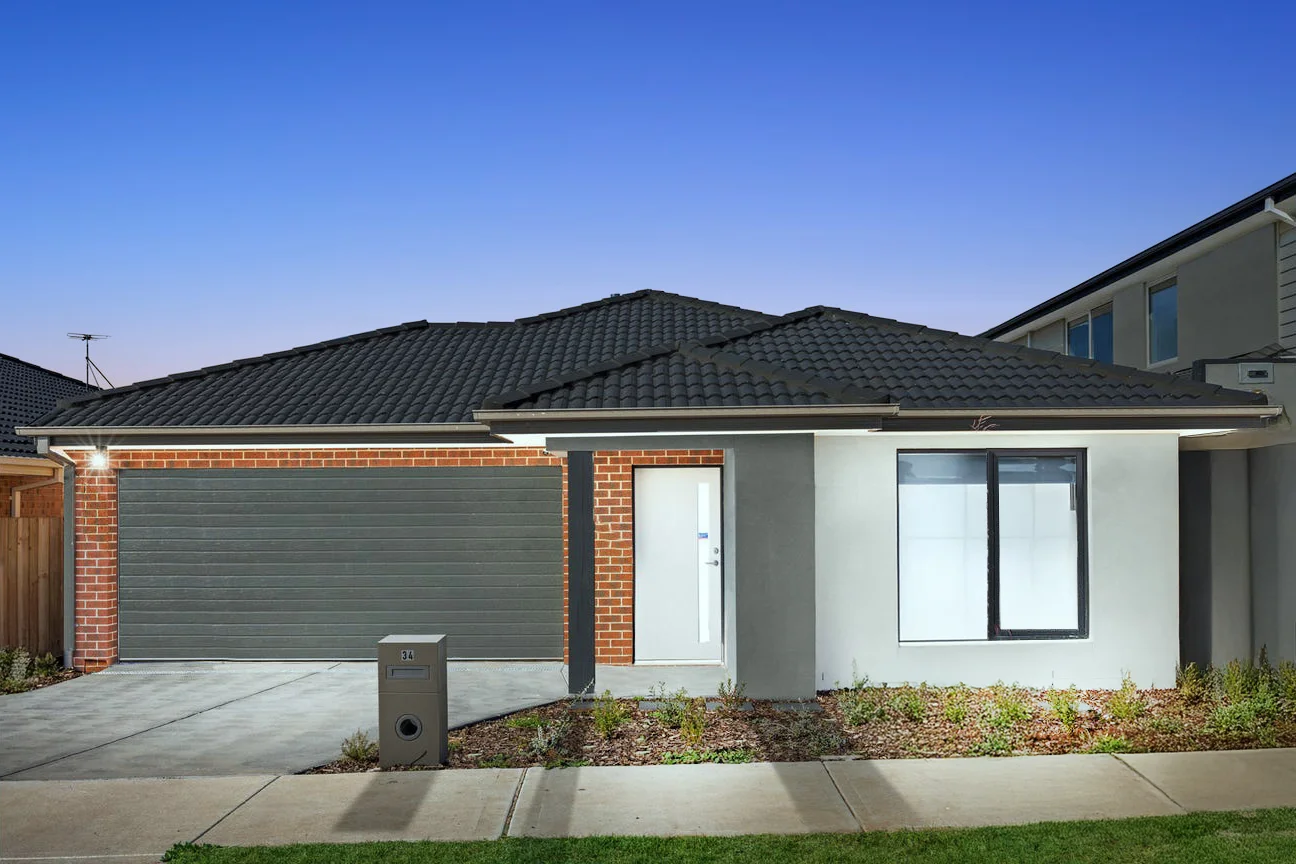 34 Stakes Boulevard, Manor Lakes VIC 3024