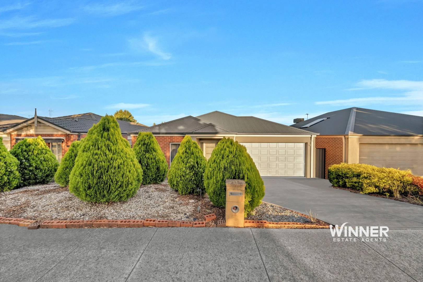 8 Half Moon Crescent, Pakenham VIC 3810