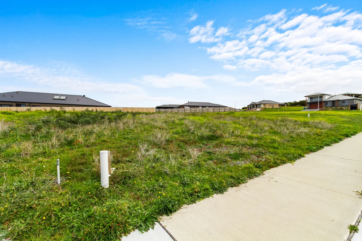 Additional image 8 of 6 Lochard Terrace, Lakes Entrance VIC 3909