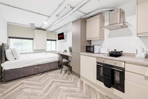 28-30 Lister Gate NG1, Studio to rent