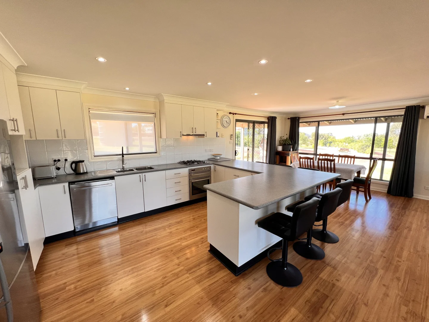 Additional image 7 of Young NSW 2594