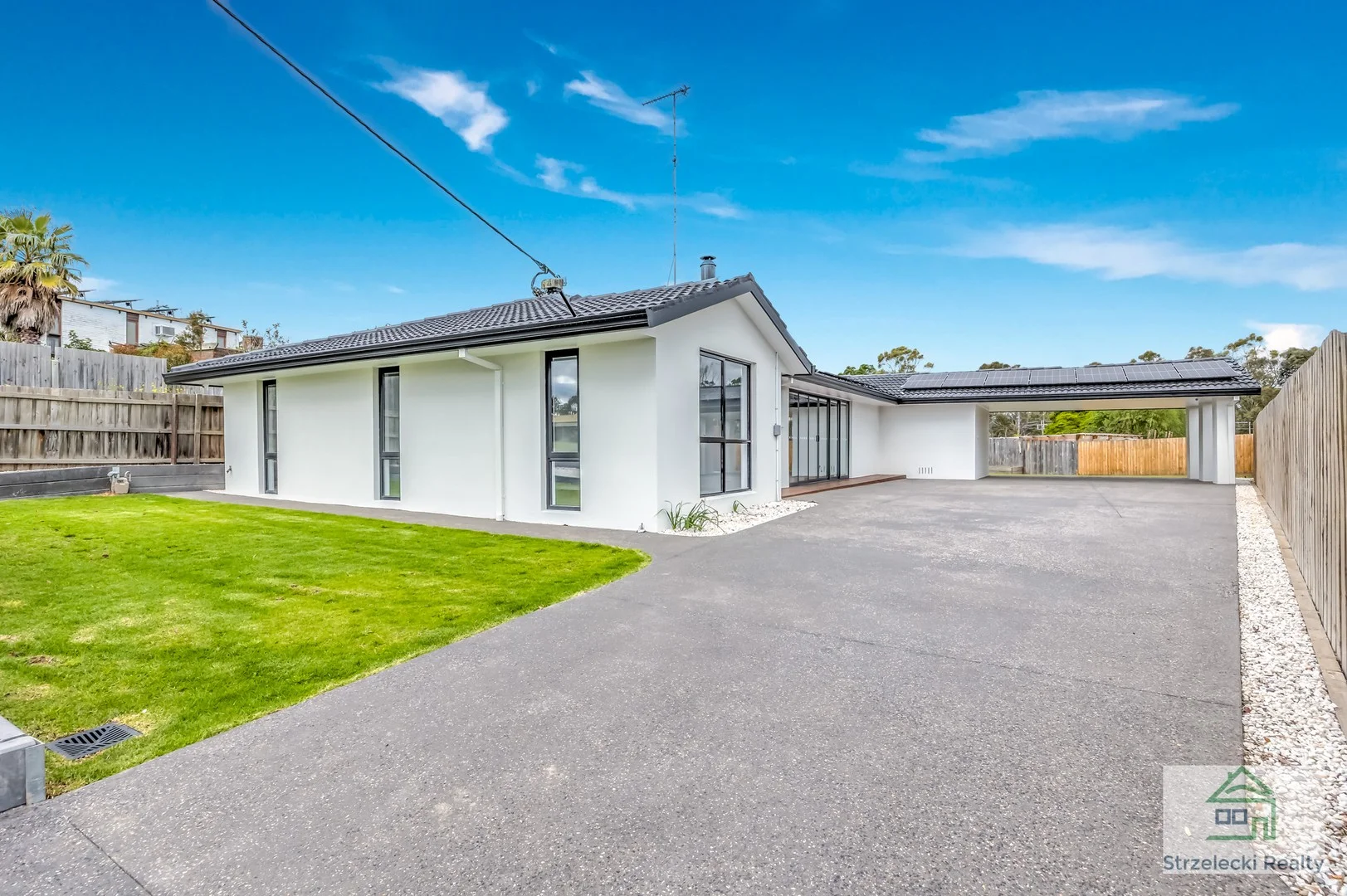2 Latter Grove, Churchill VIC 3842