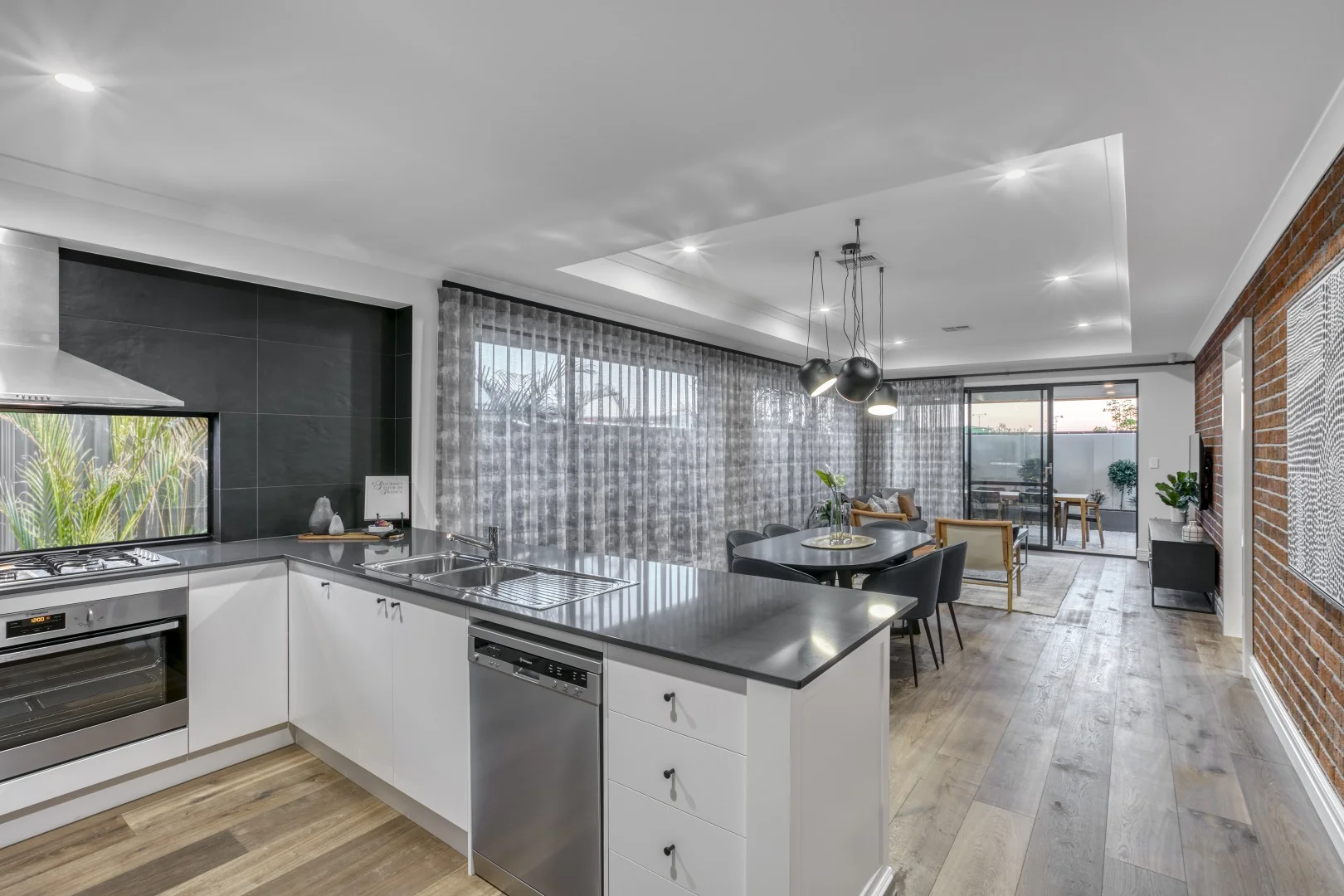 Additional image 5 of Bellevue WA 6056