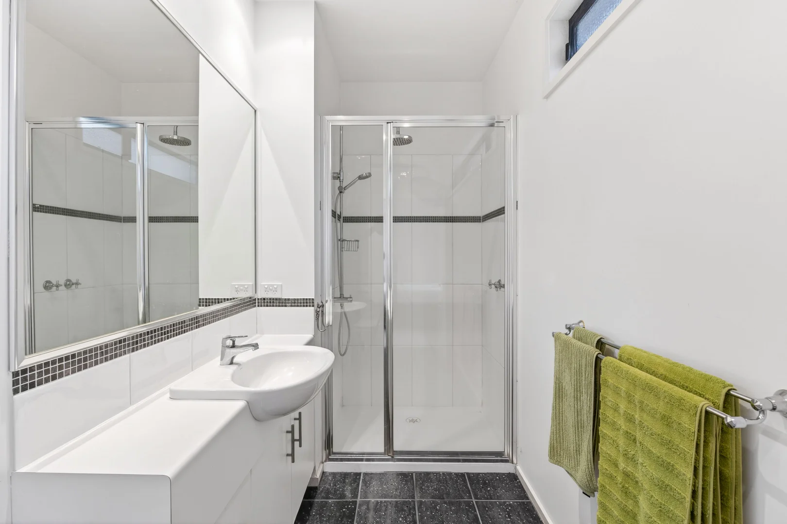 Additional image 10 of 5/12 Lascelles Terrace, Lorne VIC 3232