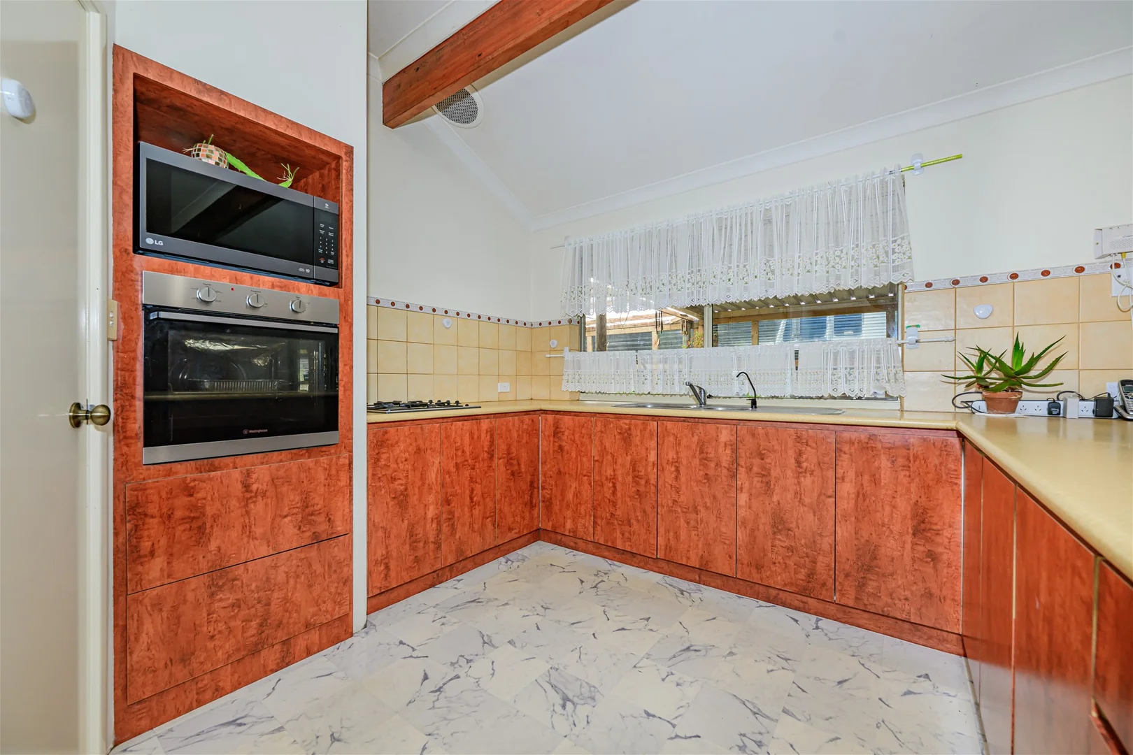 Additional image 10 of 53 Almond Avenue, Bakers Hill WA 6562