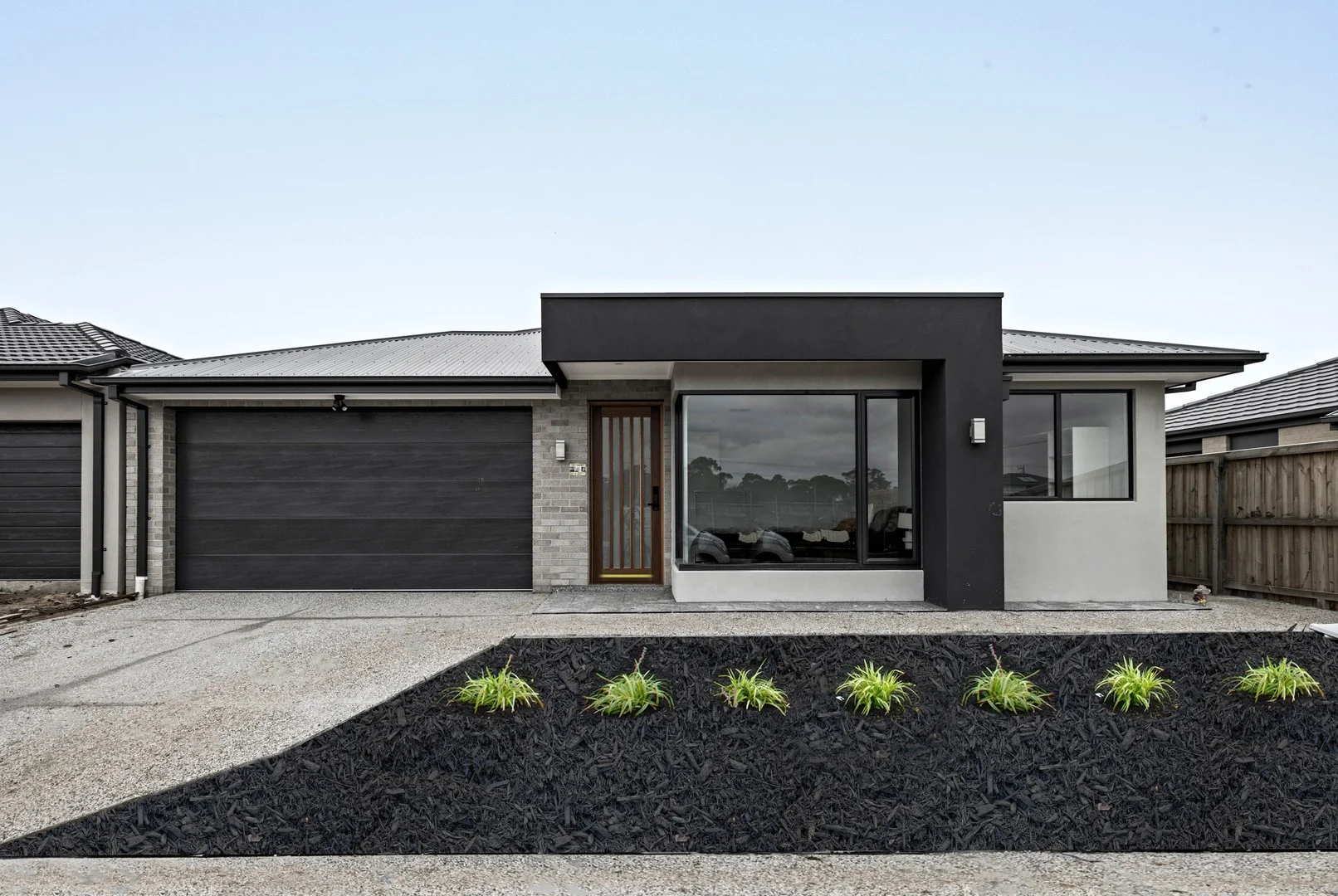 32 Sandon Crescent, Donnybrook VIC 3064