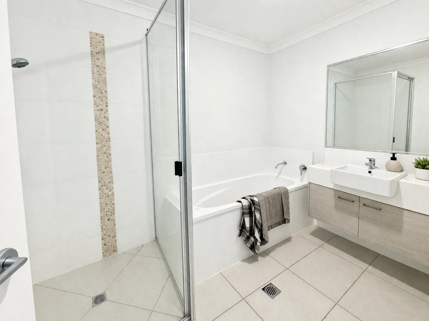 Additional image 5 of 1/7 Calderwood Street, Emerald QLD 4720